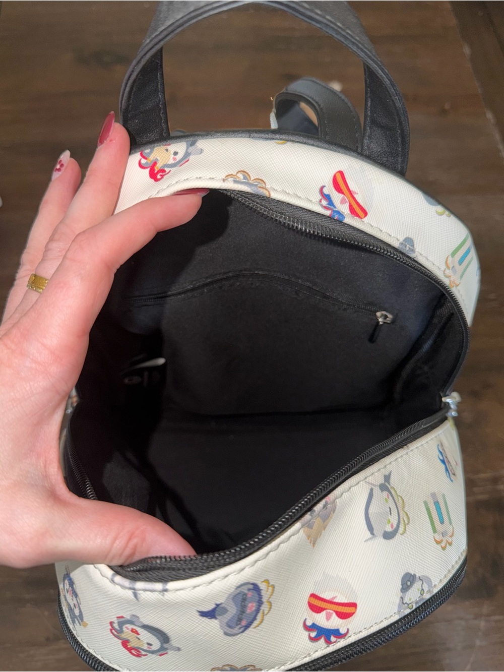 Overwatch White Character Print Mini Backpack - Picture 4 of 7